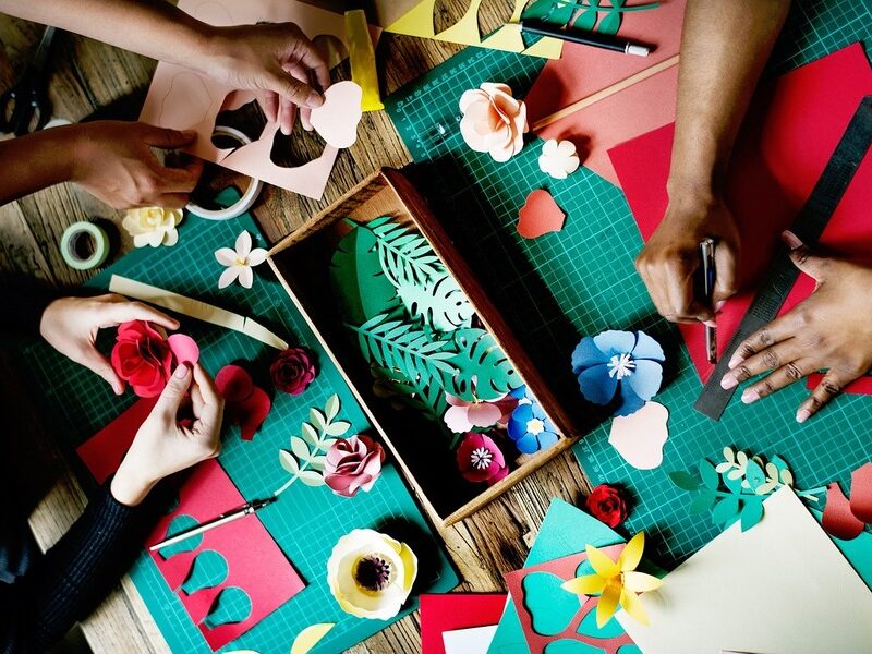 confection de fleurs en papier La palette enchantée by Lilimarzipan